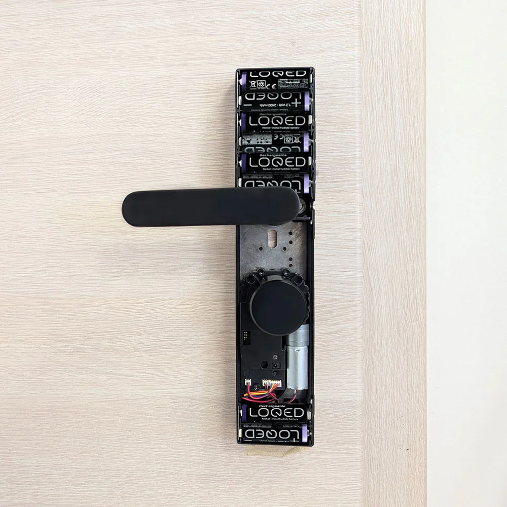 LOQED Power Kit – Alimentatore con batterie ricaricabili per LOQED Touch Smart Lock - Image 4
