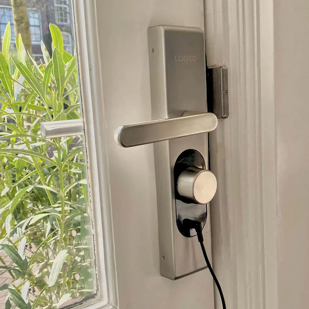LOQED Power Kit – Alimentatore con batterie ricaricabili per LOQED Touch Smart Lock - Image 5