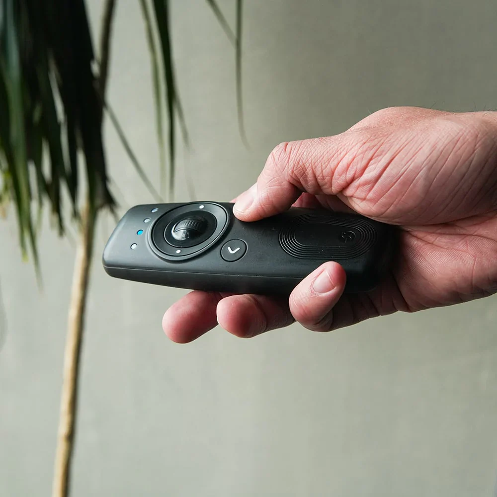 Shelly BLU Remote Control ZB - Telecomando smart Zigbee e Bluetooth per il controllo immediato di luci, tapparelle e scenari - Image 2