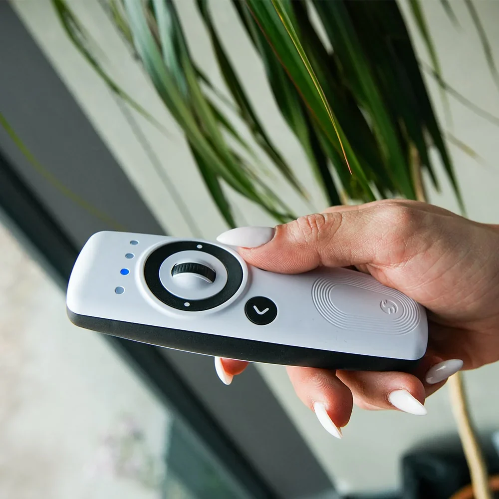 Shelly BLU Remote Control ZB - Telecomando smart Zigbee e Bluetooth per il controllo immediato di luci, tapparelle e scenari - Image 4